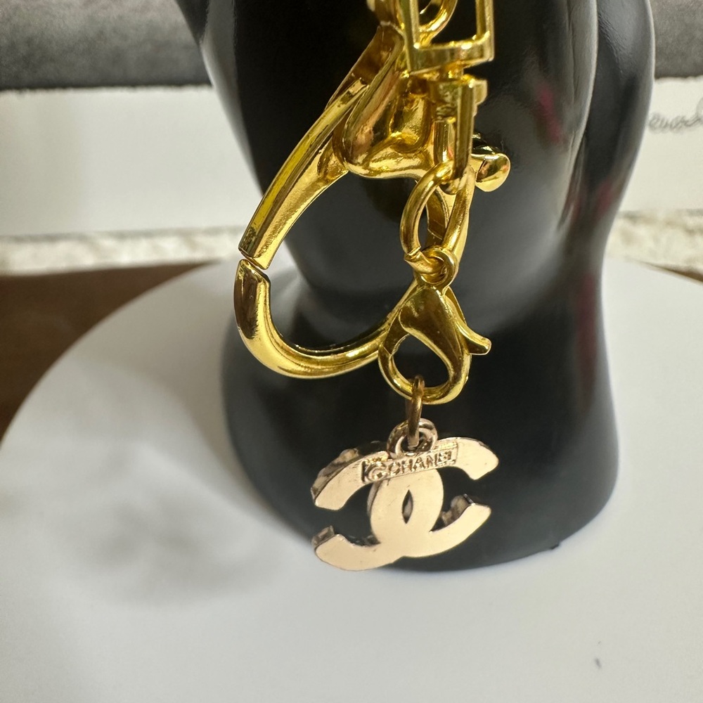 Gold and Pearl Charm Keychain, Chanel Zipper pull - Picture 5 of 5